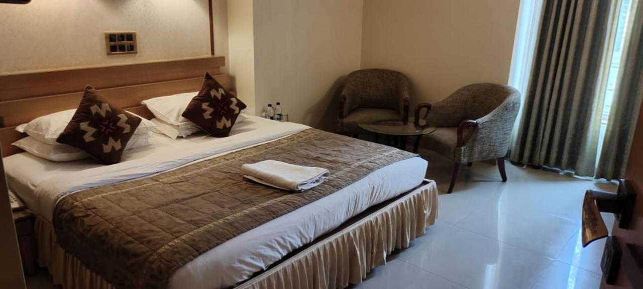 Hotel Deccan Royaale, Shivajinagar Pune Bagian luar foto
