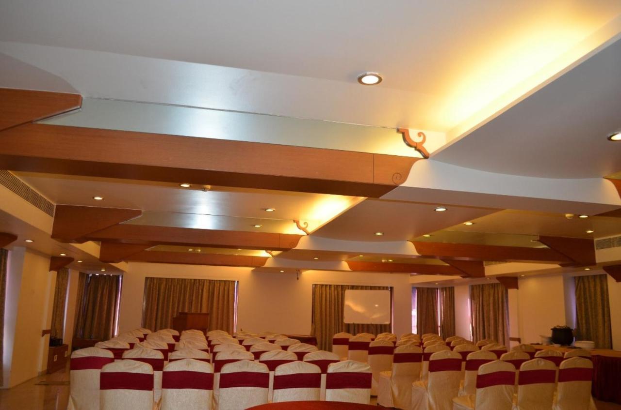 Hotel Deccan Royaale, Shivajinagar Pune Bagian luar foto