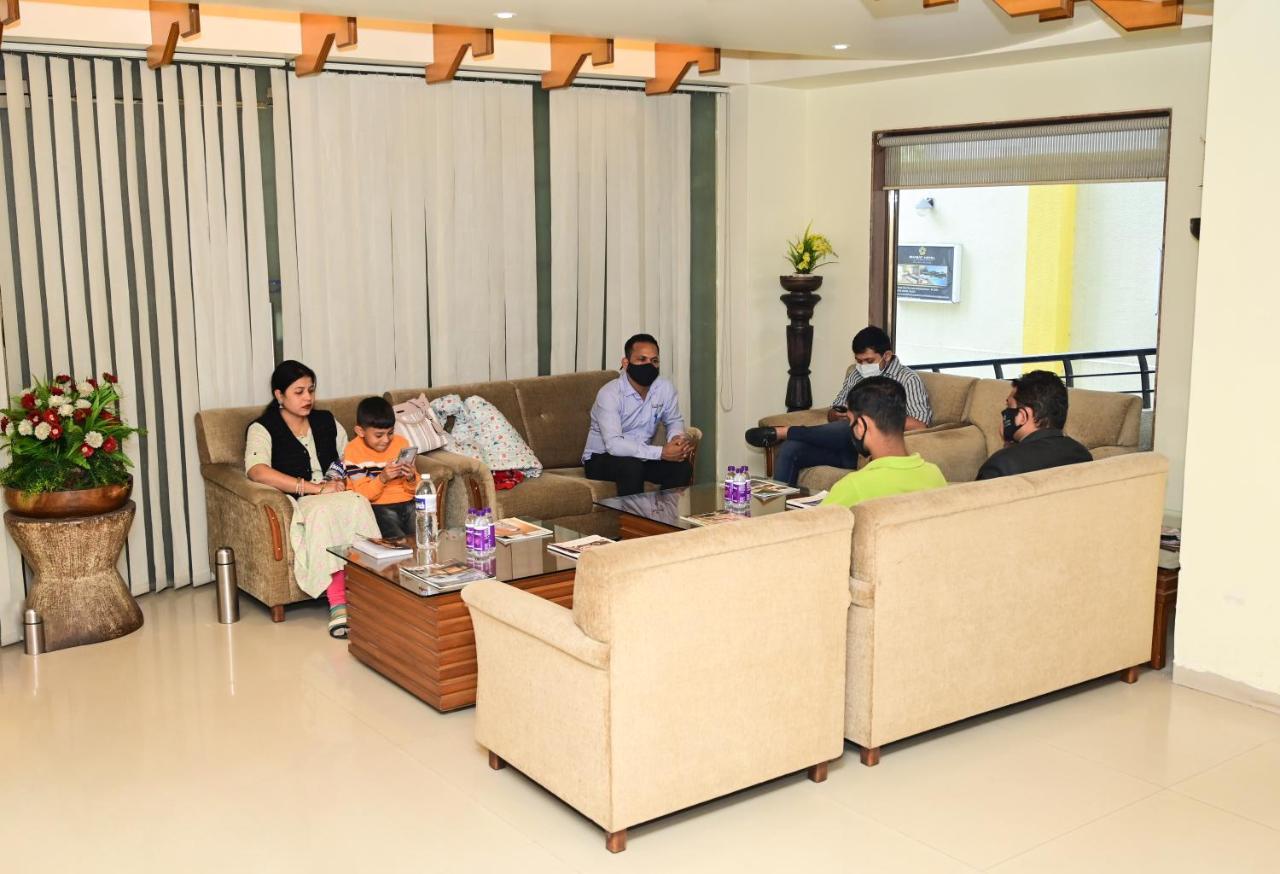 Hotel Deccan Royaale, Shivajinagar Pune Bagian luar foto