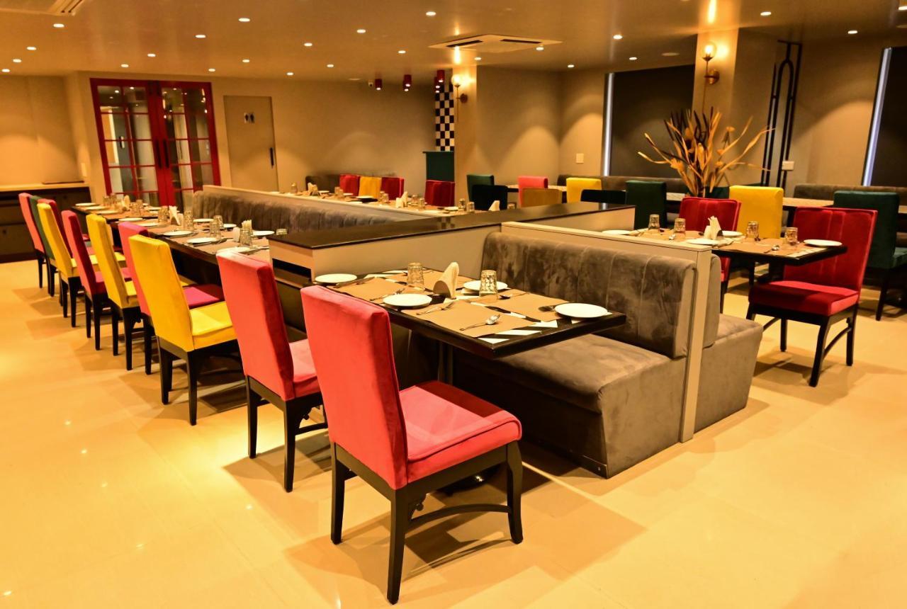 Hotel Deccan Royaale, Shivajinagar Pune Bagian luar foto