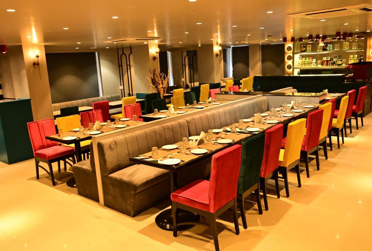 Hotel Deccan Royaale, Shivajinagar Pune Bagian luar foto