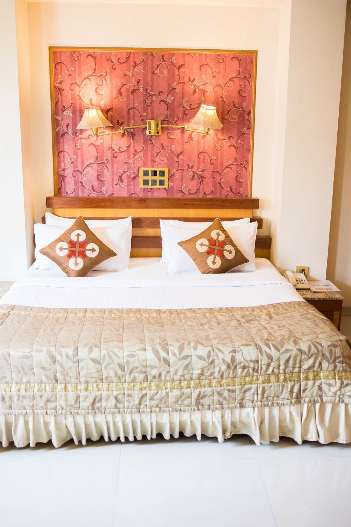 Hotel Deccan Royaale, Shivajinagar Pune Bagian luar foto