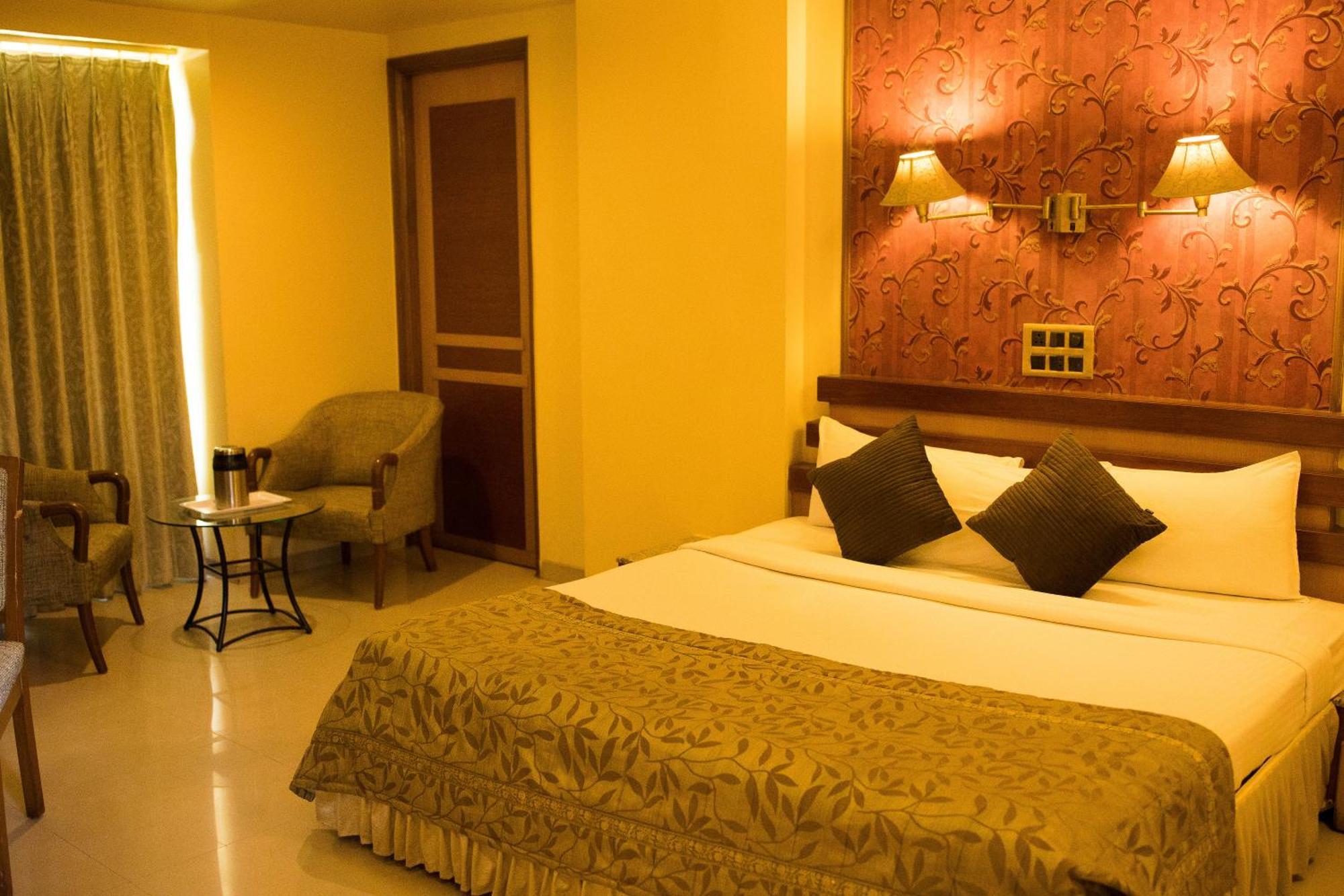 Hotel Deccan Royaale, Shivajinagar Pune Bagian luar foto
