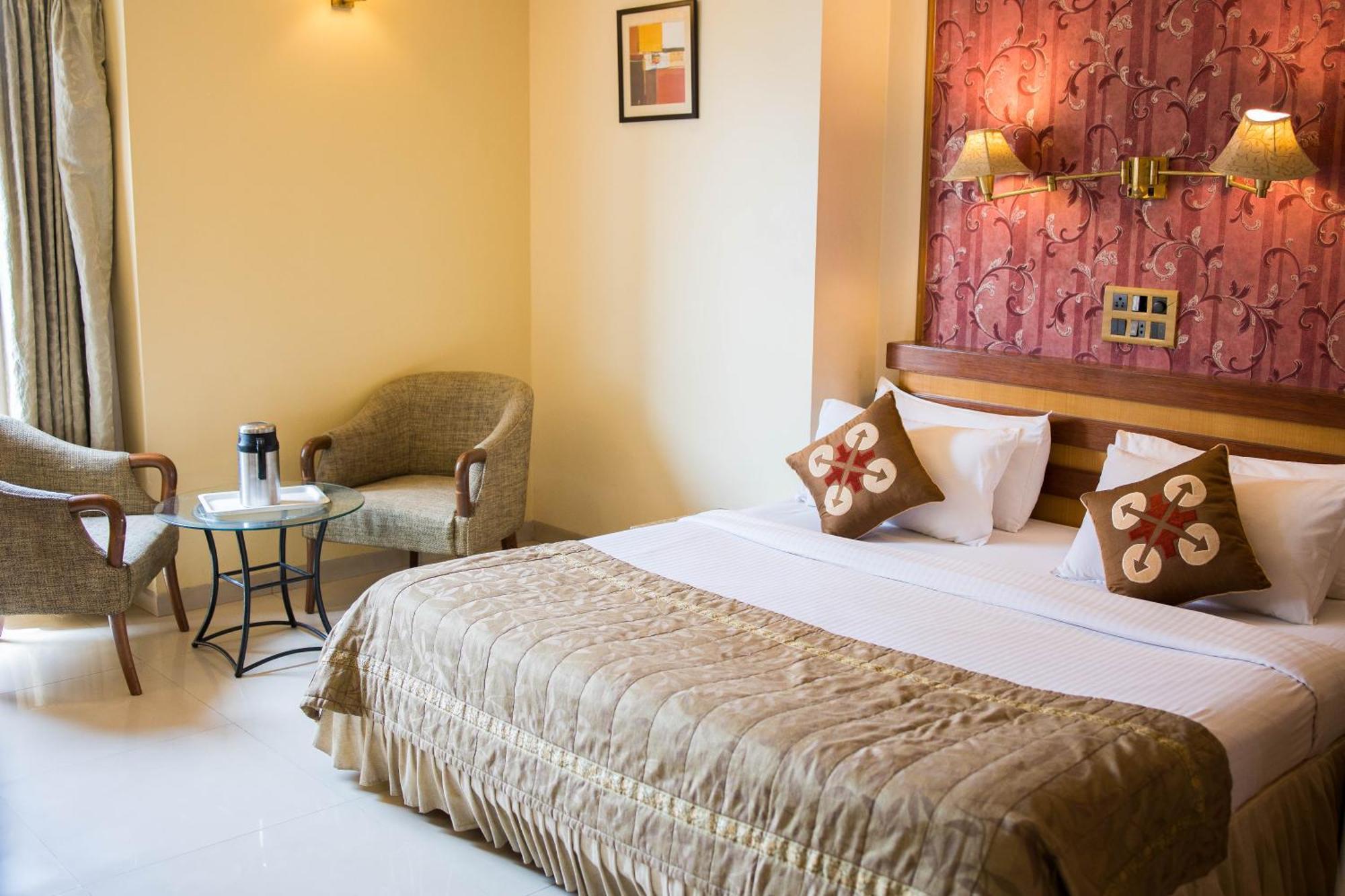 Hotel Deccan Royaale, Shivajinagar Pune Bagian luar foto