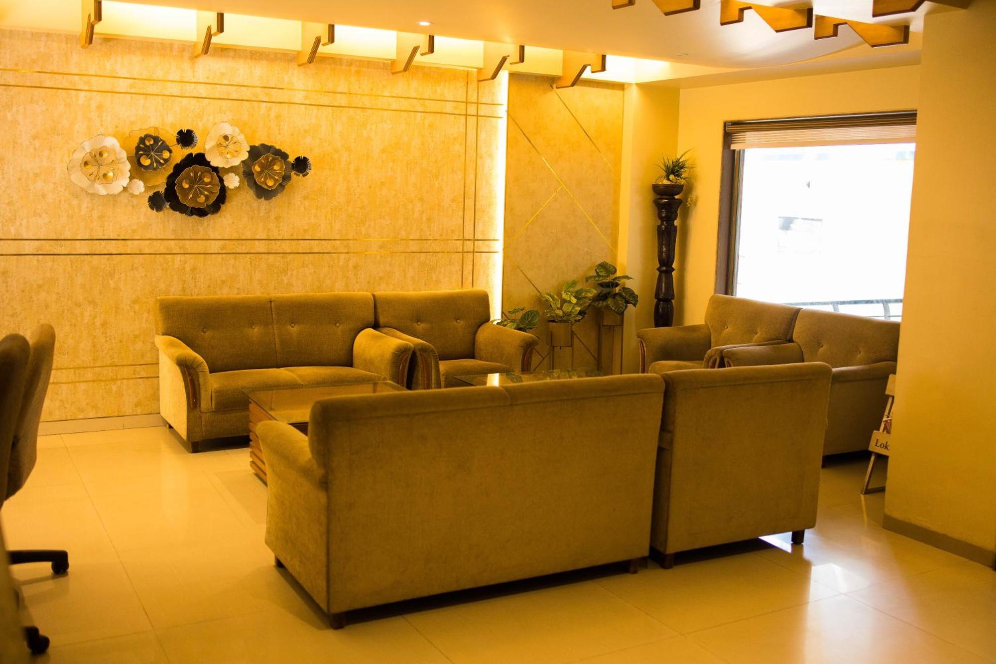 Hotel Deccan Royaale, Shivajinagar Pune Bagian luar foto