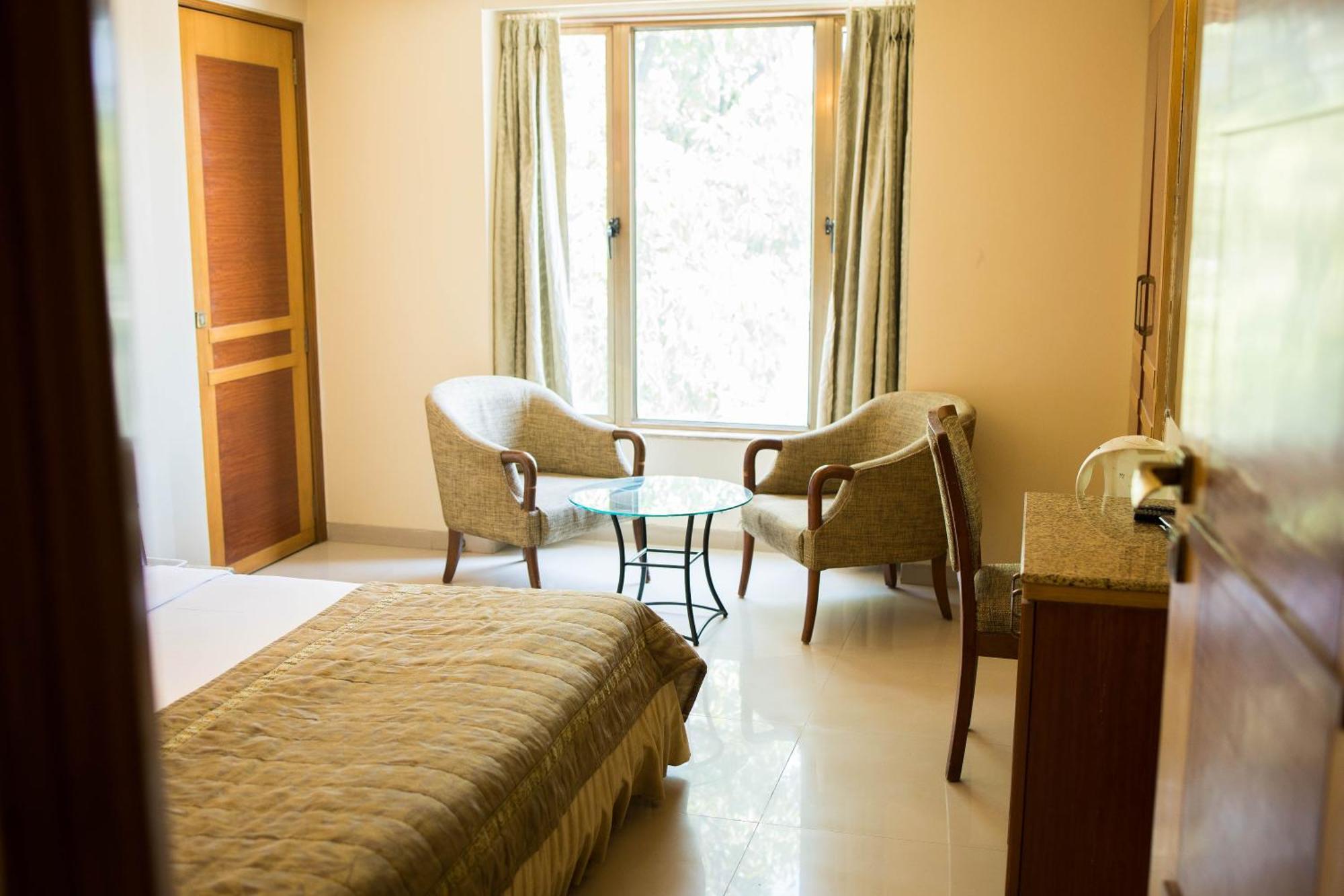 Hotel Deccan Royaale, Shivajinagar Pune Bagian luar foto