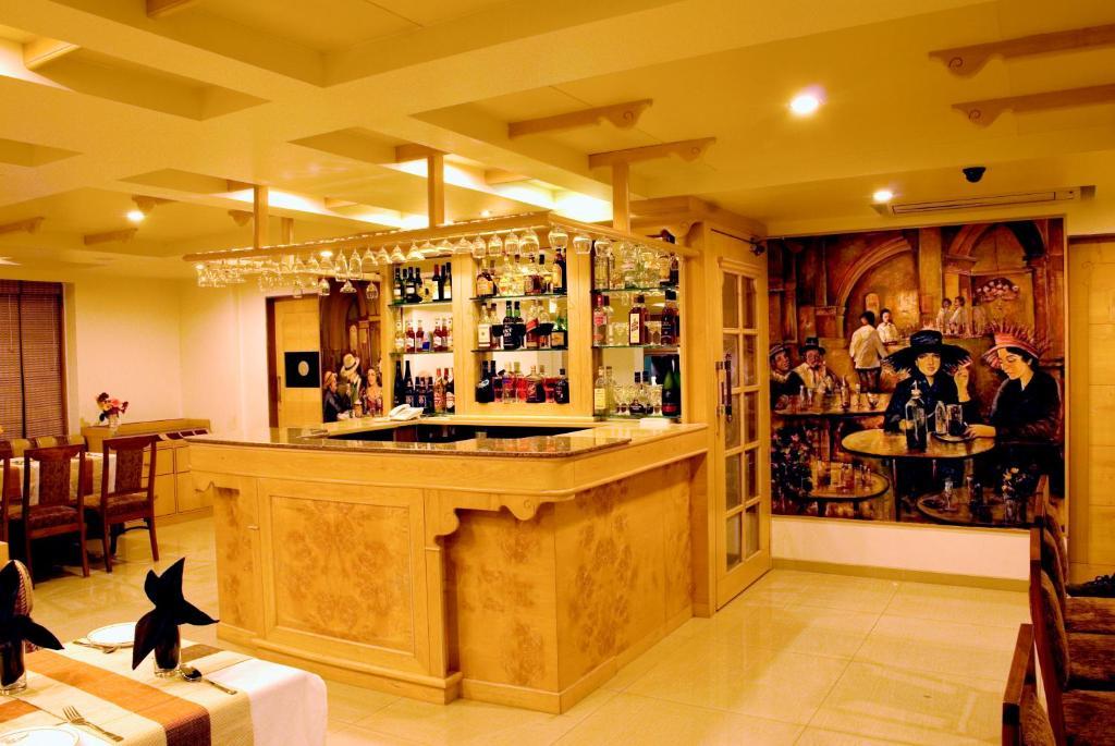 Hotel Deccan Royaale, Shivajinagar Pune Bagian luar foto